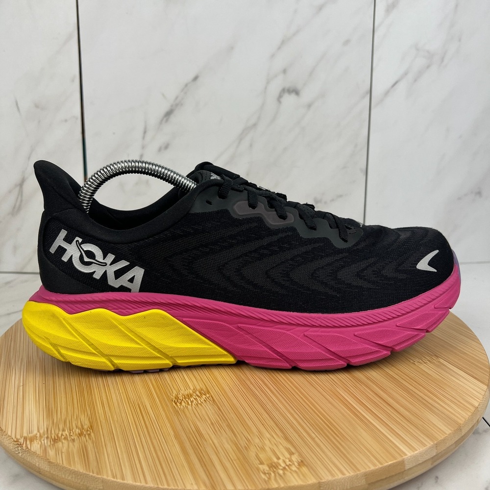Hoka One Arahi 6 Womens Size 10.5 B Black Pink Yarrow Running Shoes 1123195 BPYR